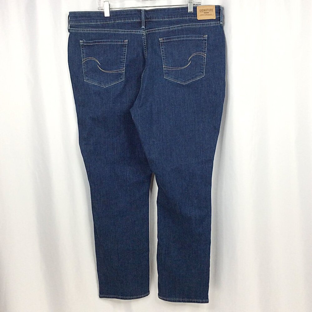 Levi Strauss Signature Gold Women's Curvy Totally Shaping Straight Jeans 20M - Picture 2 of 8